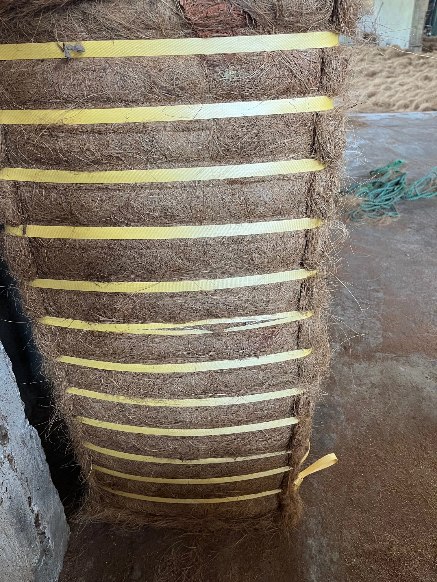 Coco Coir Fiber Moss Bale 110 Kg Compressed Coco Fibre Coco Mattress