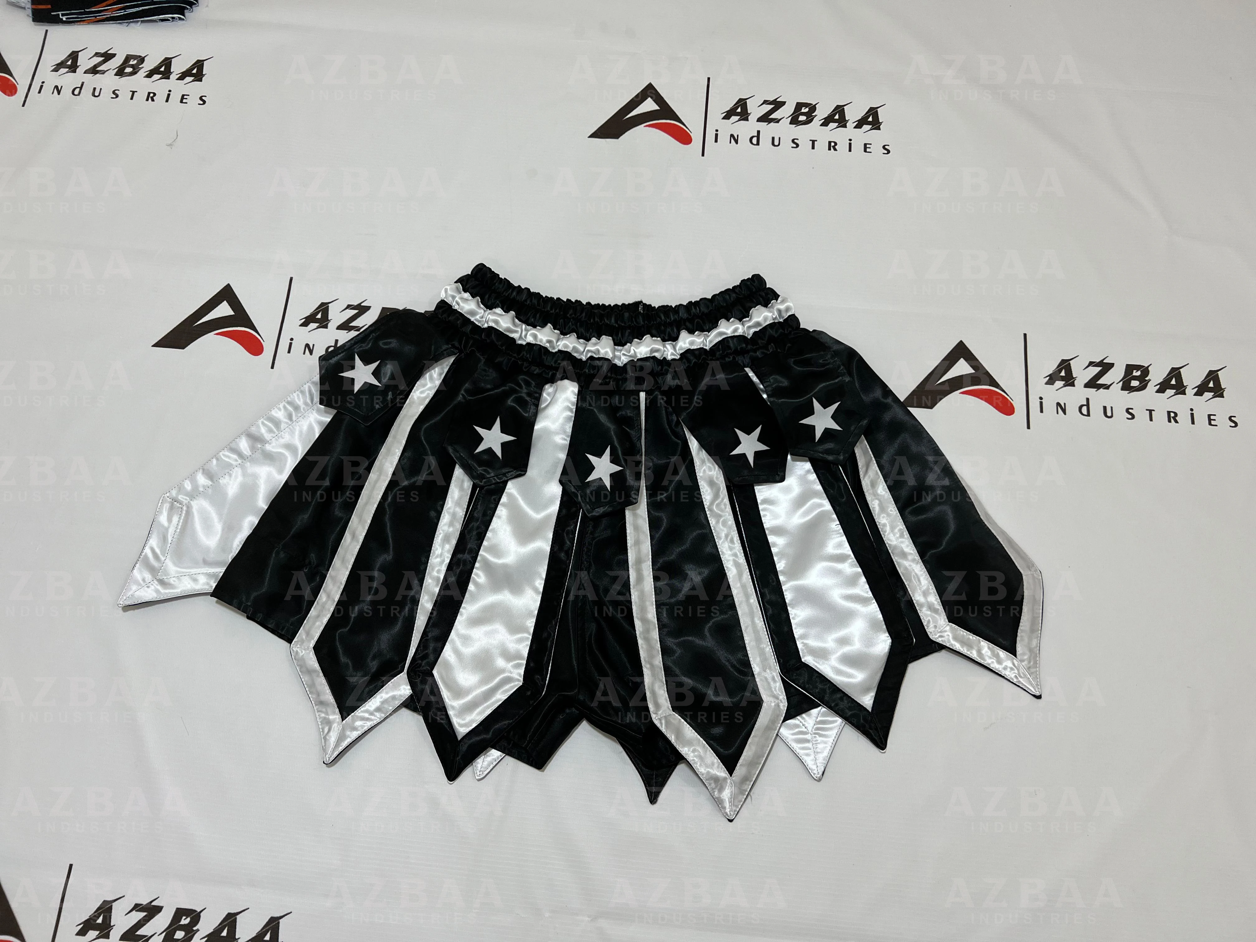 サテン製グラディエーターMMAキックボクシングトレーニングショーツ