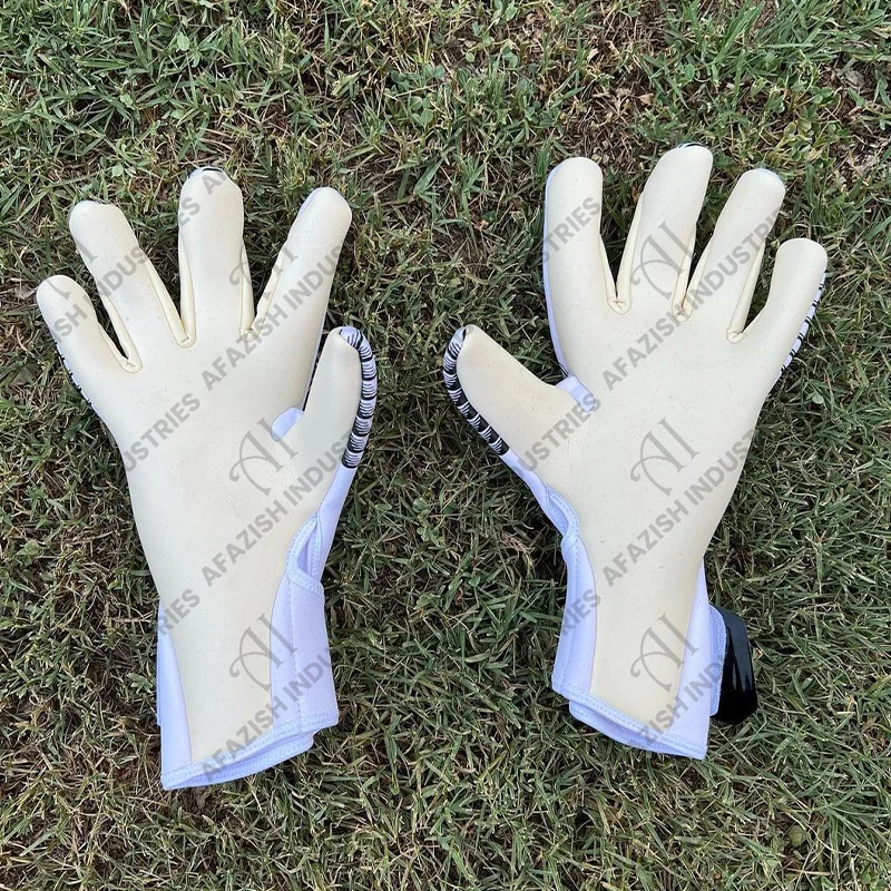 Soccer Goalkeeper Gloves Riptab Strap For Fastening Around The Wrist