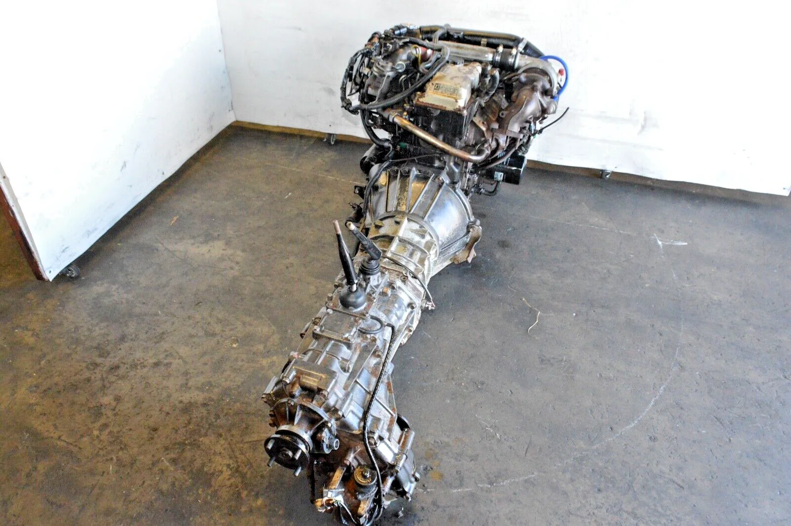 Toyota Hilux 2LTE Diesel Engine - 2.4L, 4cylinder Power