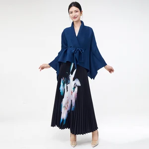 2025 Latest Design Women's Pleated Suits Fashionable Top and Skirt Two Piece Set