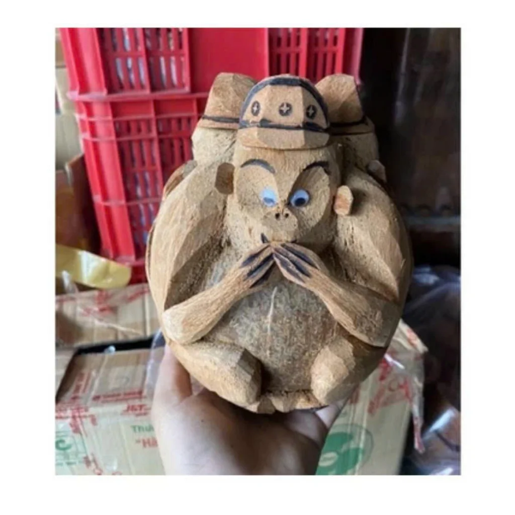 Natural Carving Coconut Monkey - Trendy Display Toy
