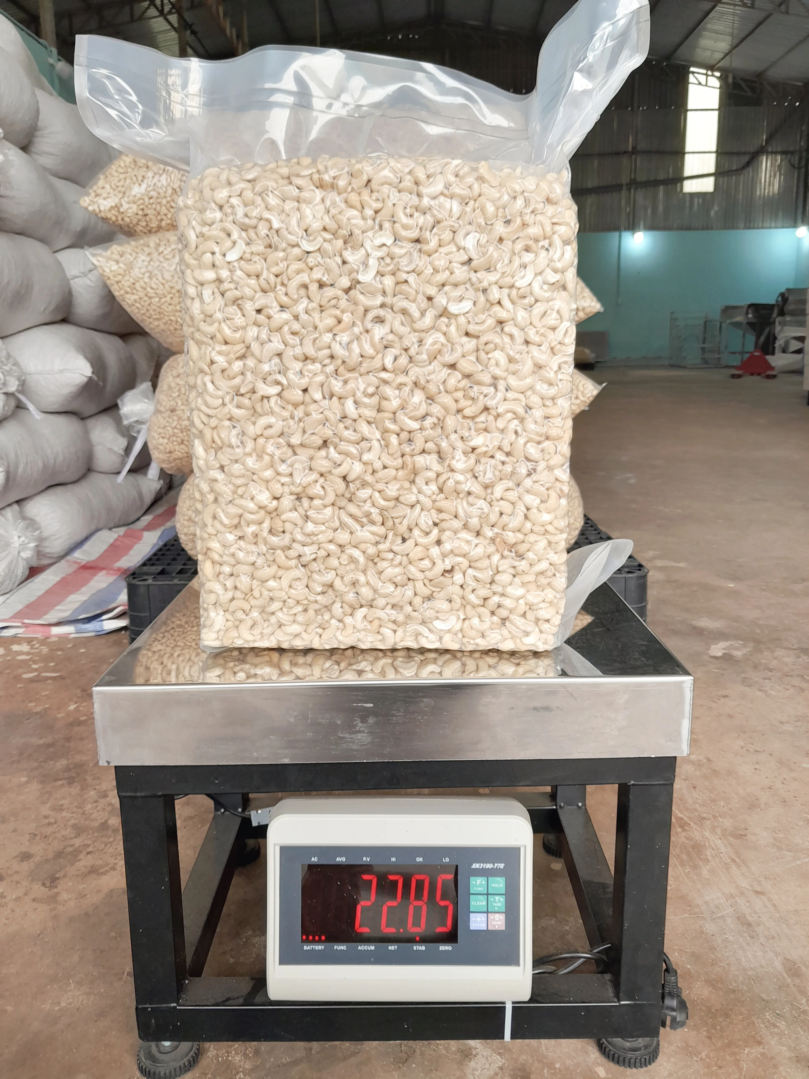 Reasonable Price Nuts & Kernels Cashew Nuts Cashew Vietnam Products Raw Cashew Nuts