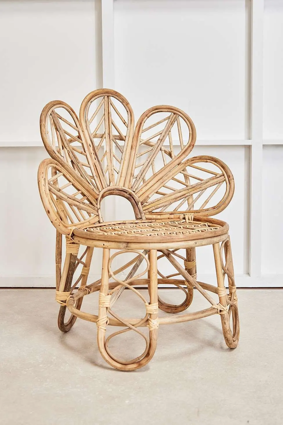 Natural Flower Shaped Unique Nordic Style Rattan Chairs For Kids And