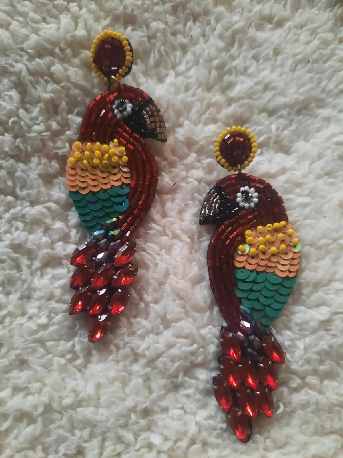 Découvrez notre petites boucles d'oreilles Bertille | Flowrette
