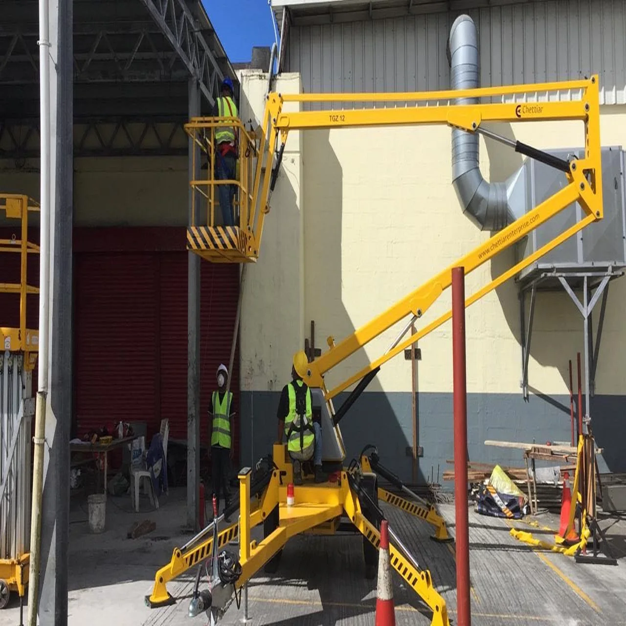 Hot Sale Original Cherry Picker Truck Mounted Hydraulic Scissor Lift High-duty Steel 2.2kw 2m Lifting Height Used 5 Year
