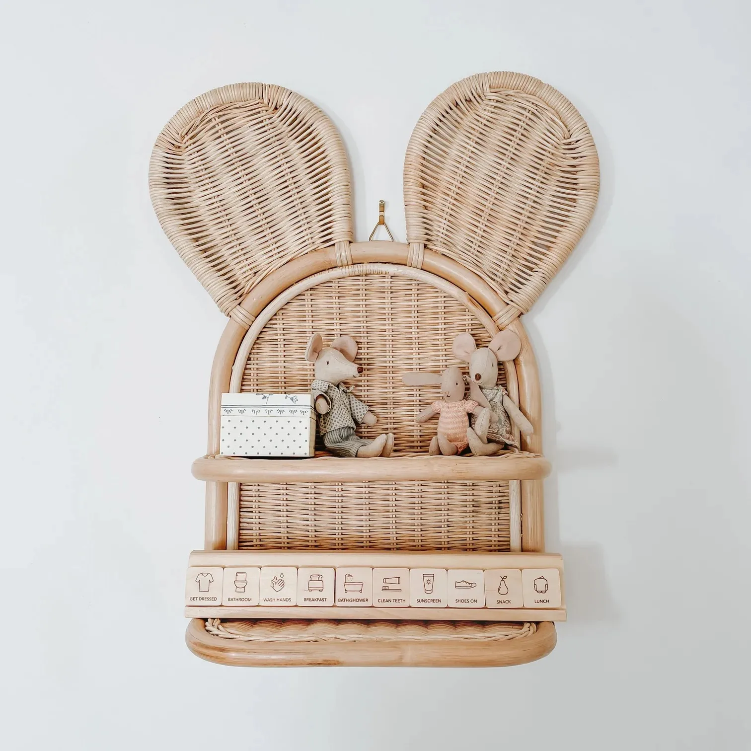 Cute Bear Wall Shelf Wicker Rattan Wall Hanging Shelf Handwoven Rattan Wall Mounted Shelf For