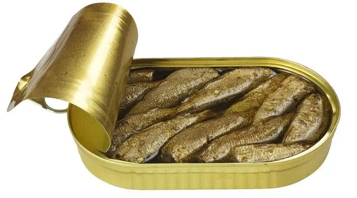 Es bueno cenar sardinas en lata