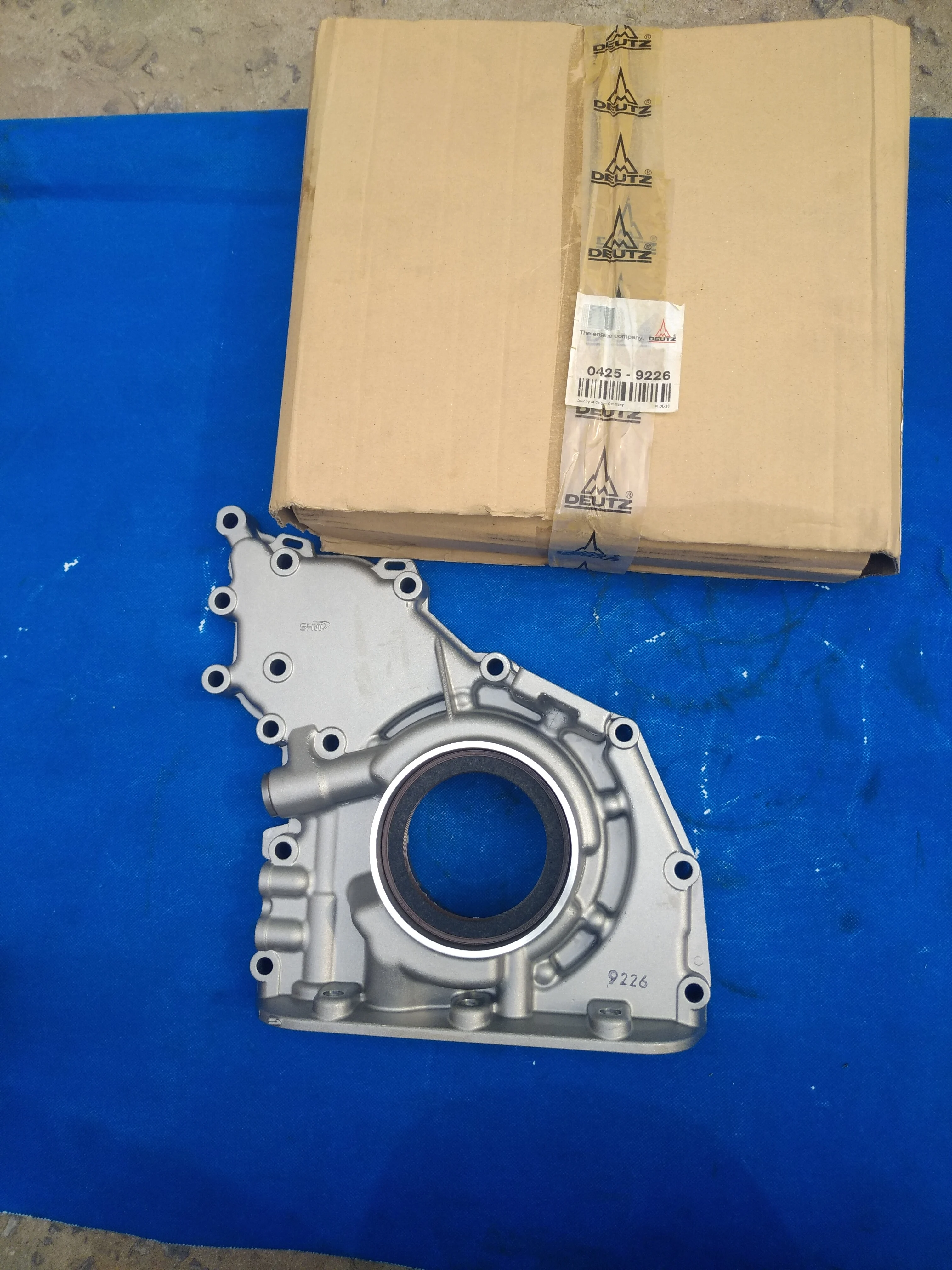 Deutz Engines 1013 Diesel Engine Spare Parts Front Cover Oil Pump 04259226 0425 9226 04515828