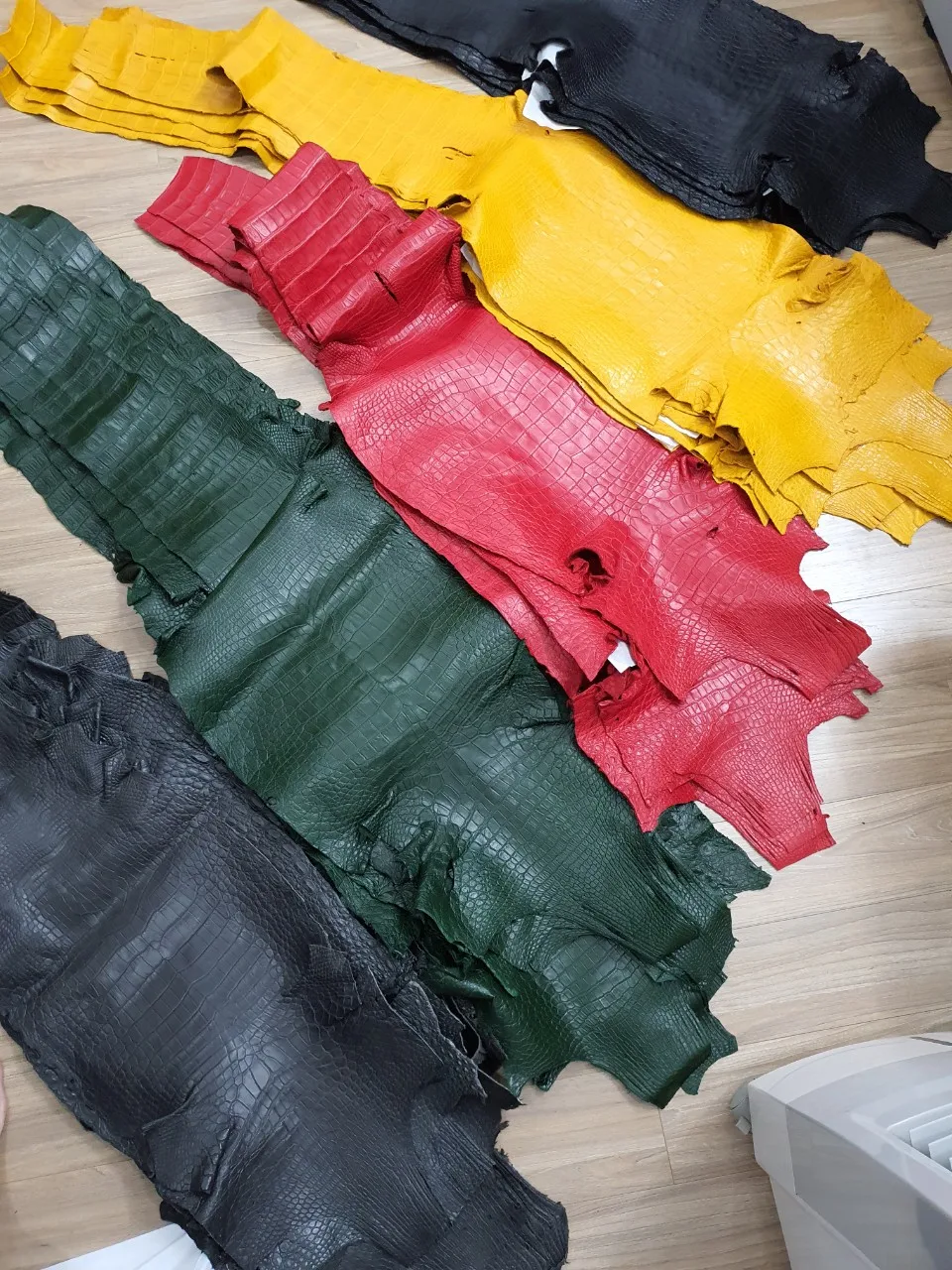 High Quality Tanned Leather Wholesale Real Croc Leather Matte Finish