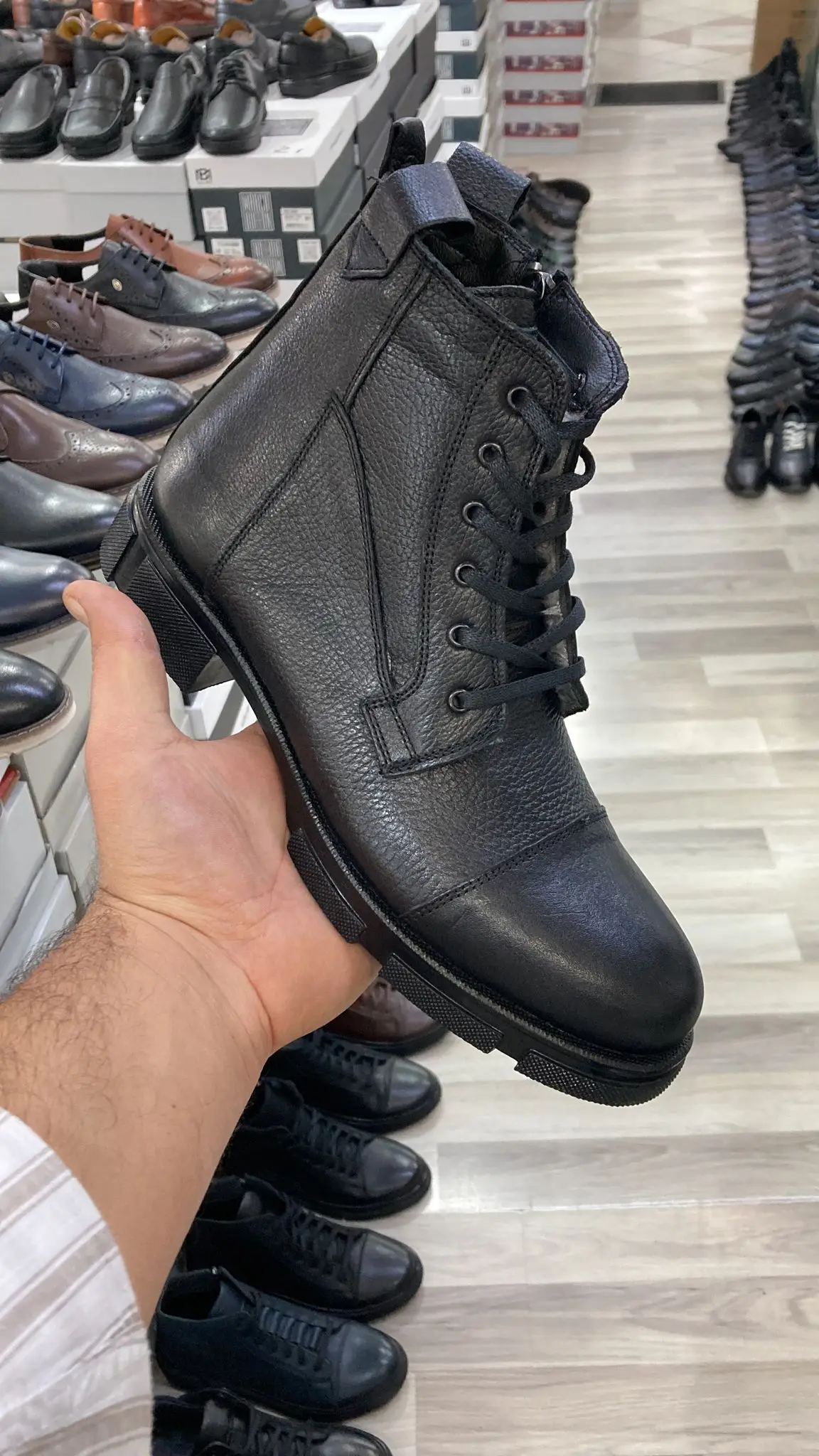 Factory Supplier Fast Delivery Cow Leather Good Price Official Shoes