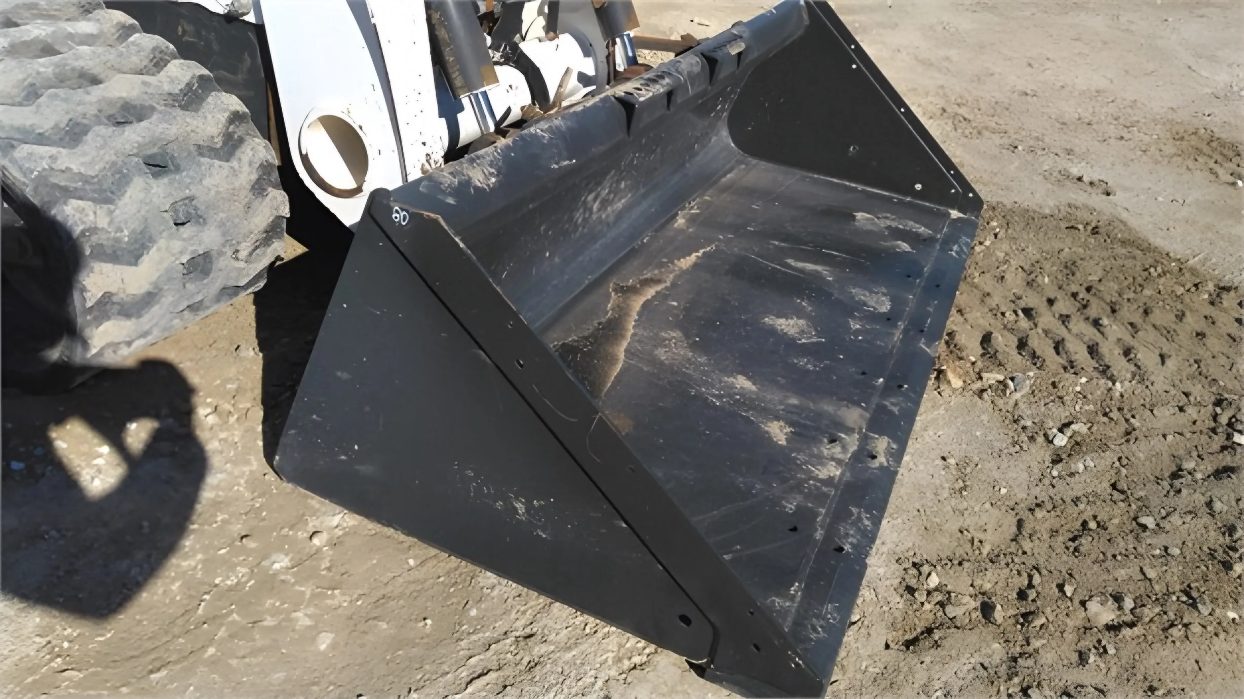 2021 Bobcat T870 Mini Loader High Efficiency EPA Approved Wheel Steer with Powerful Engine Bucket Attachment Used Condition