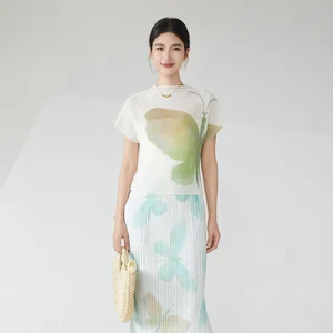 Factory Direct Wholesale Fashion Women Elegant Tops Polyester Fabric Casual Women Pleated T-shirt 2025 Summer