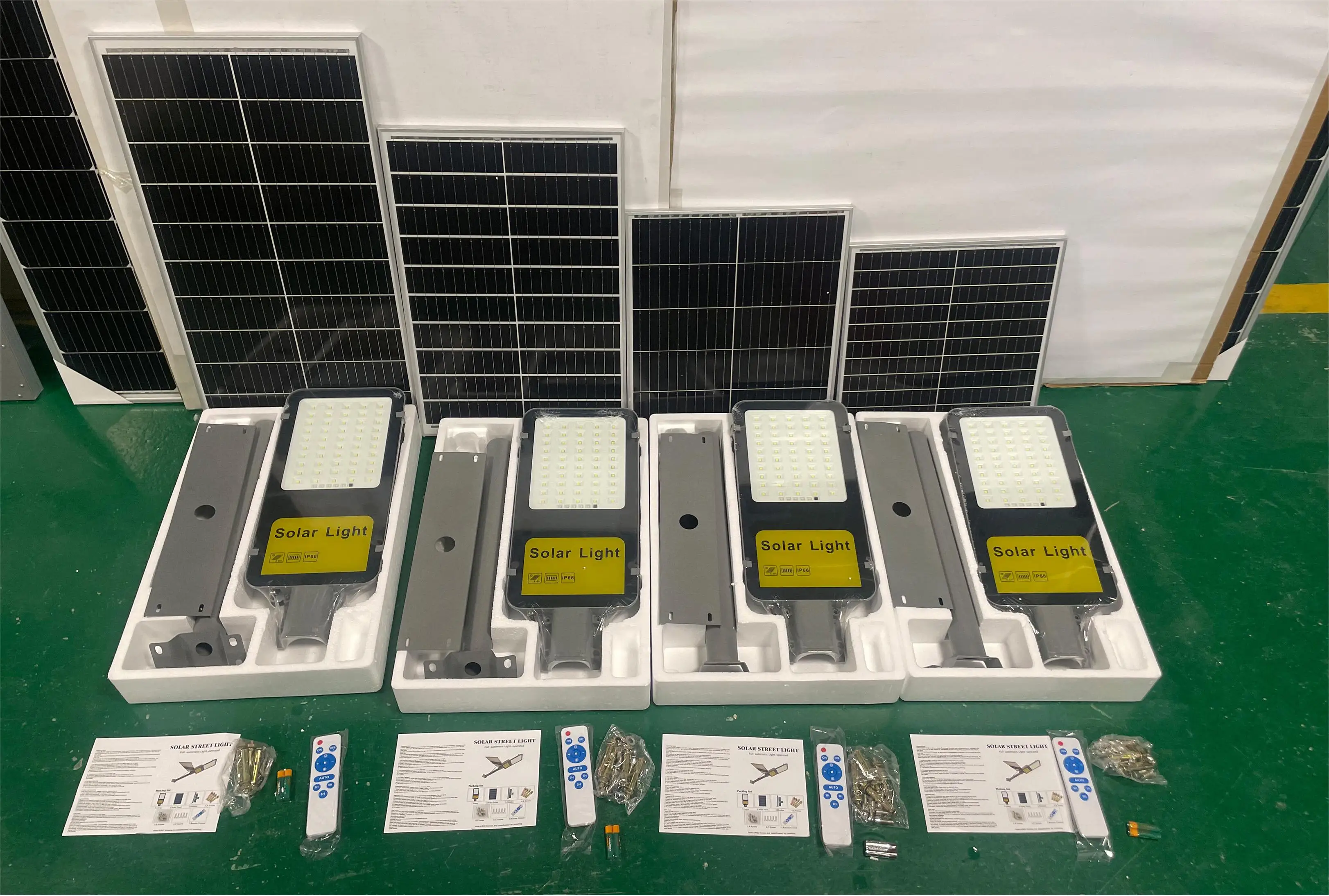 Outdoor Waterproof IP65 Solar Powered Led Street Lights 12H For Street Road Lighting