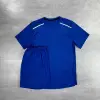Bleu foncé