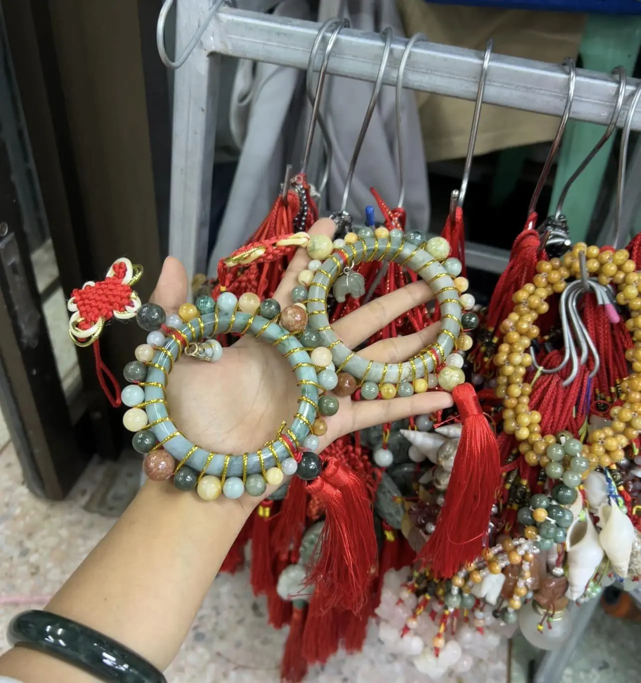 Нефритовая гирлянда