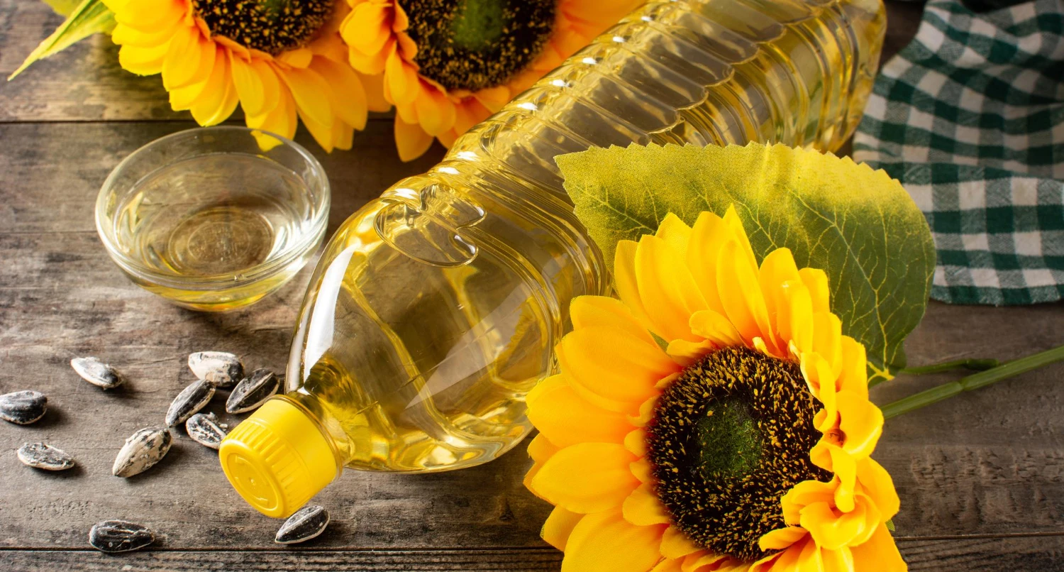 Refined Sunflower Oil Bulk Wholesale 100% Pure High Quality Edible Cooking Oil Golden Yellow Premium Food Grade Packaging