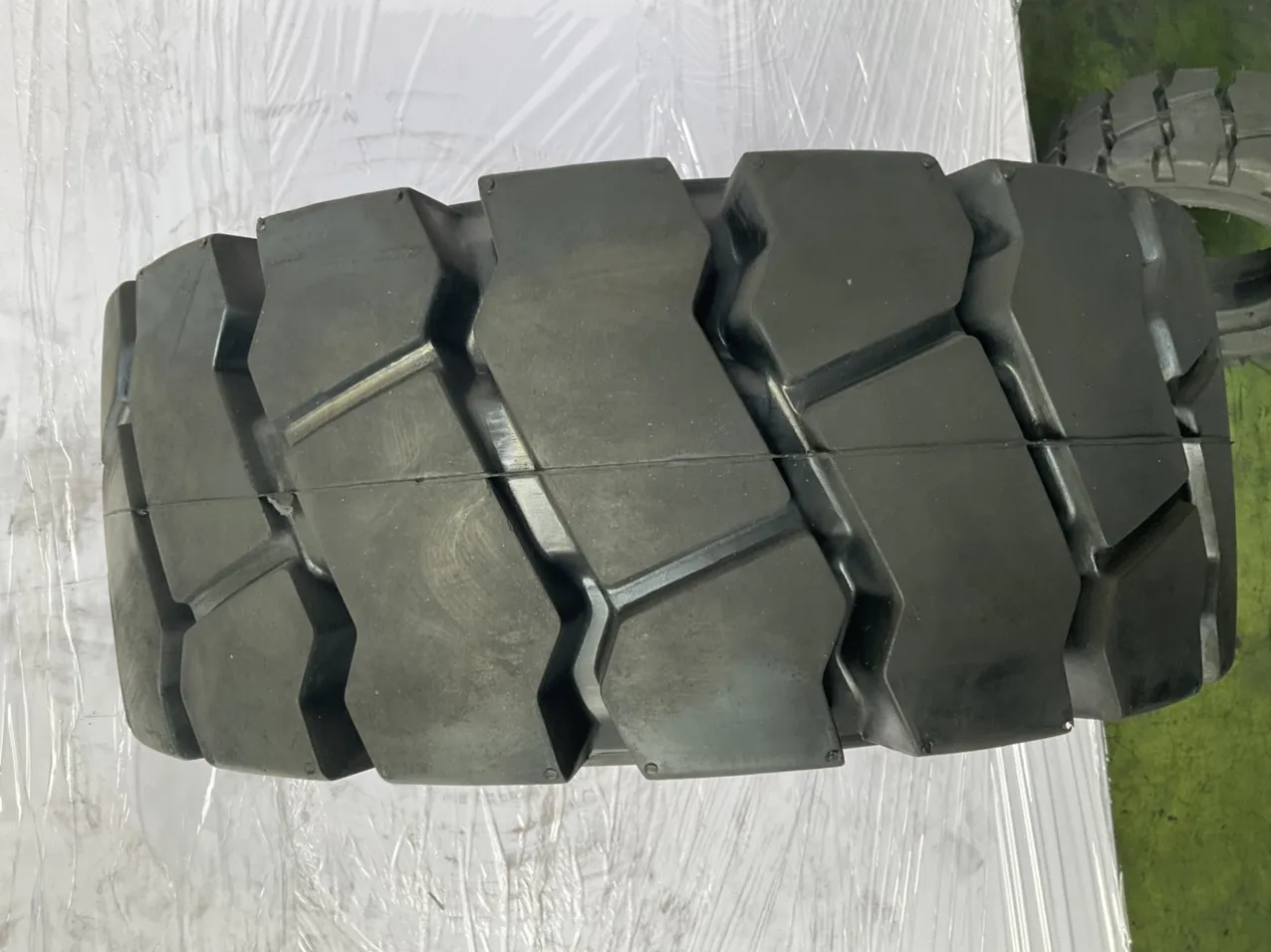 Success Solid Rubber Tires 21x89 High Quality Made By Korean