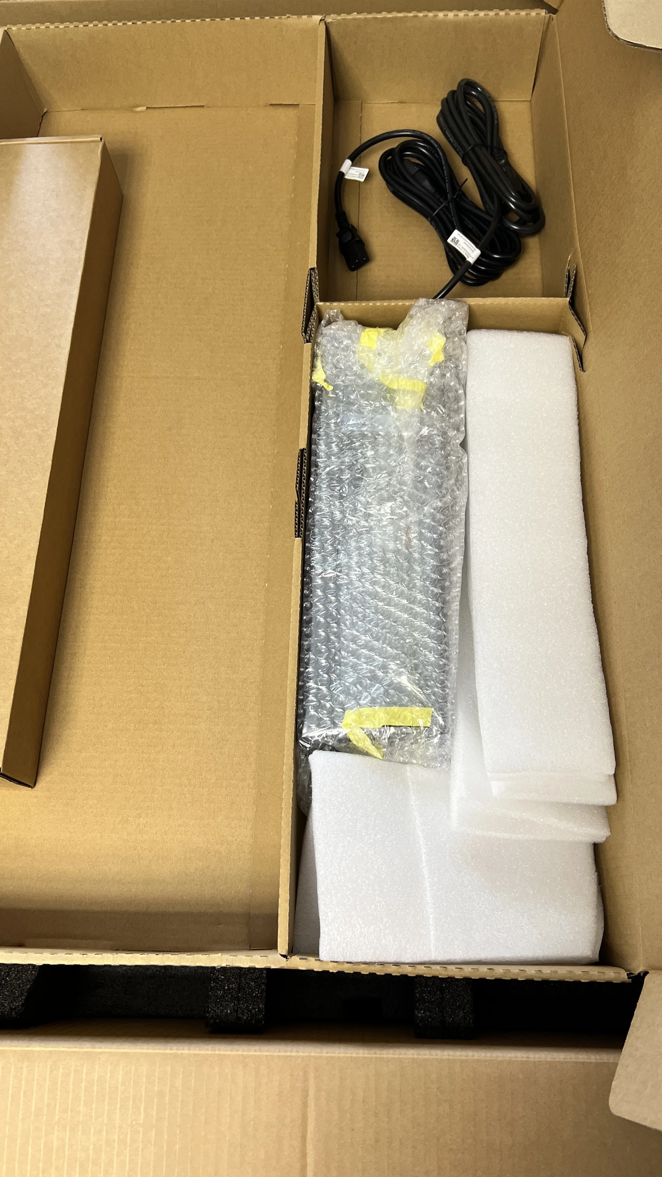 Dell PowerEdge R730 - Dual Xeon E5-2690v4, 128 GB DDR4, H730 RAID - 8-Bay LFF Enterprise Server