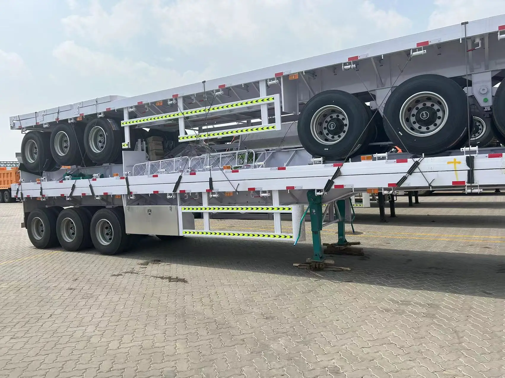 Best Price 30 40 50 80 Ton 2 3 4 Axles Flatbed Semi Truck Container Trailers 48 Ft 40 Ft 20 Ft