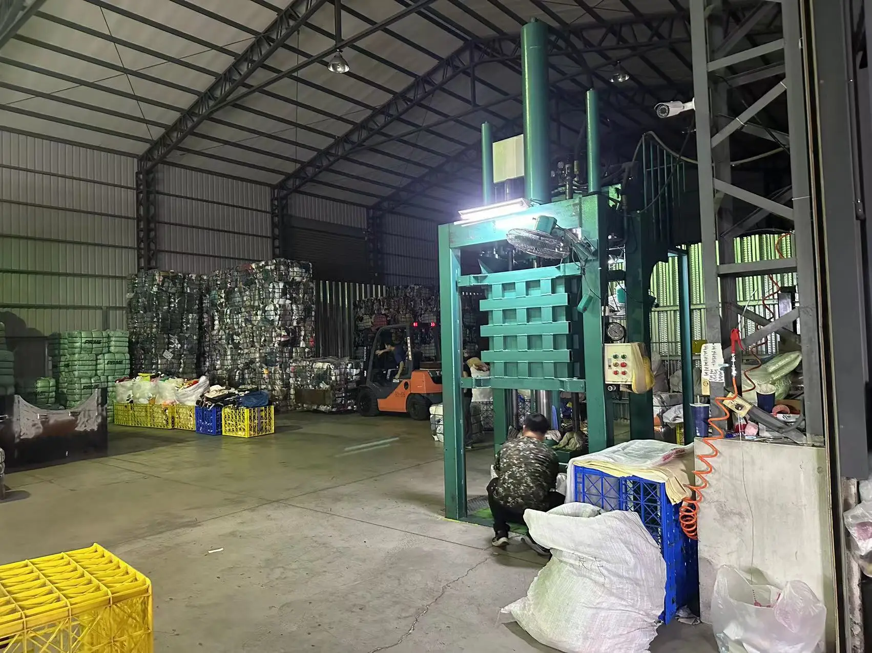 JUYOUE TRADING CO., LTD. 2