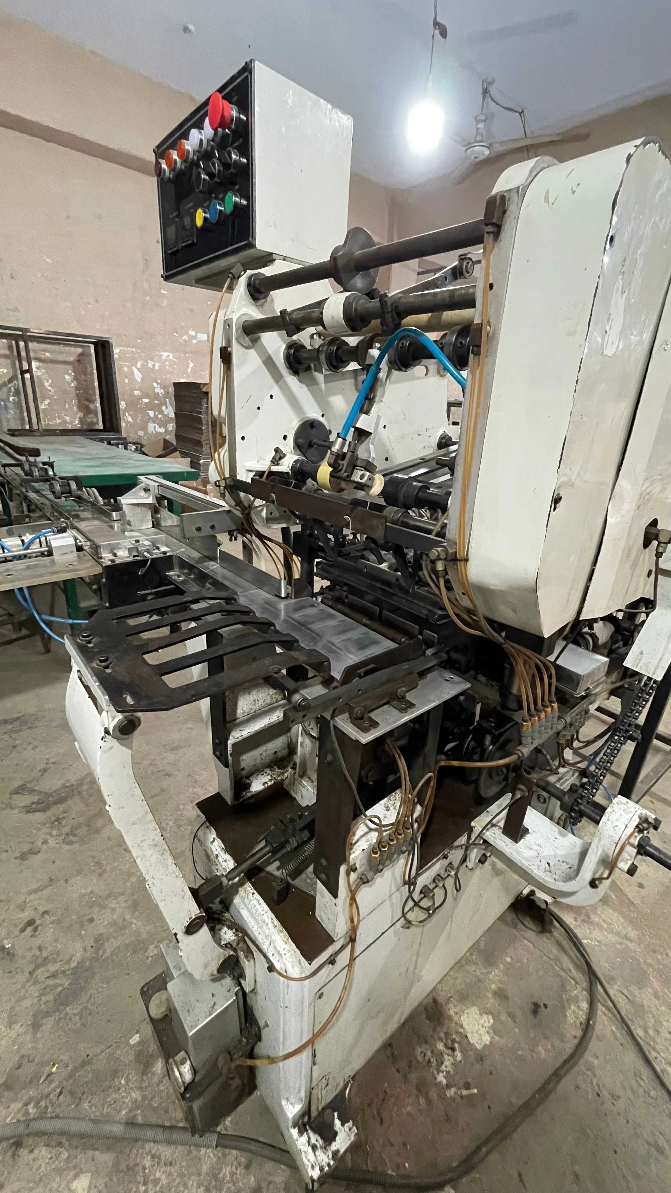Boxer Machine for Cigarette Packaging