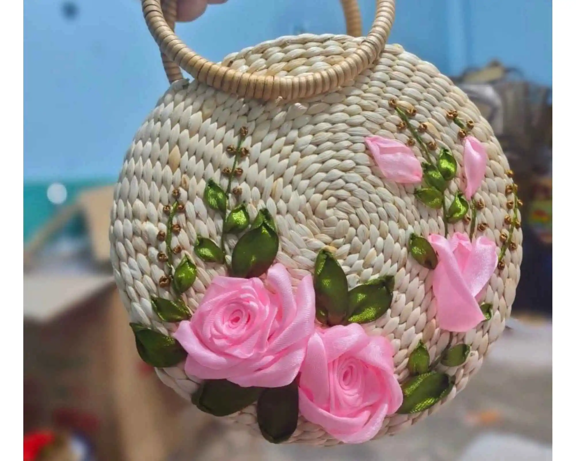 Classic Water Hyacinth Bag With Unique Handle Design Water
