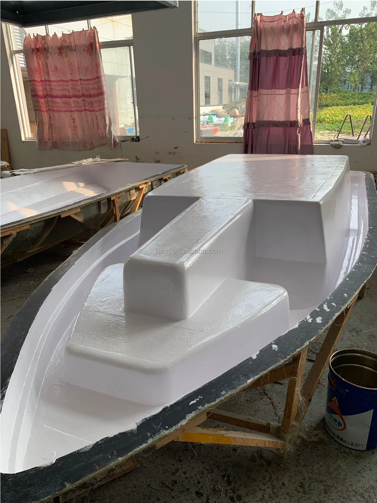 Customized Color 4person Pedal Boat Human Power Fiberglass Boat With