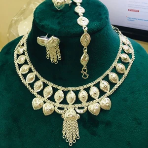 Classic Gold-Plated Women's Quartz Oval Eye Cut Charm Necklace Copper Fancy Charming Jewelry Party Weddings Engagements RTS