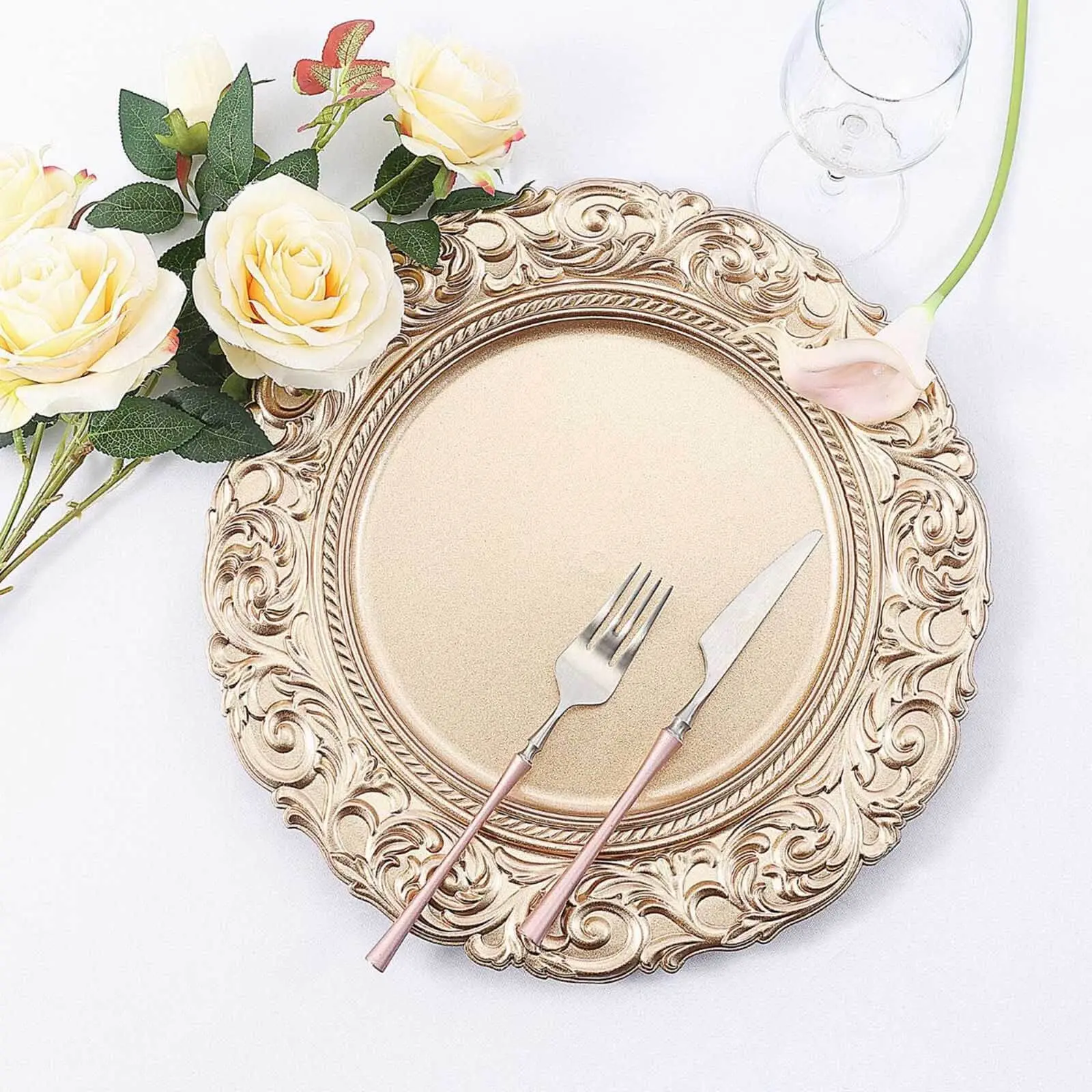 Wholesale 12 Inch Gold Round Wedding Party Decoration Metallic Cheap Plastic Charger Plates Charger Plate For Table Decorations