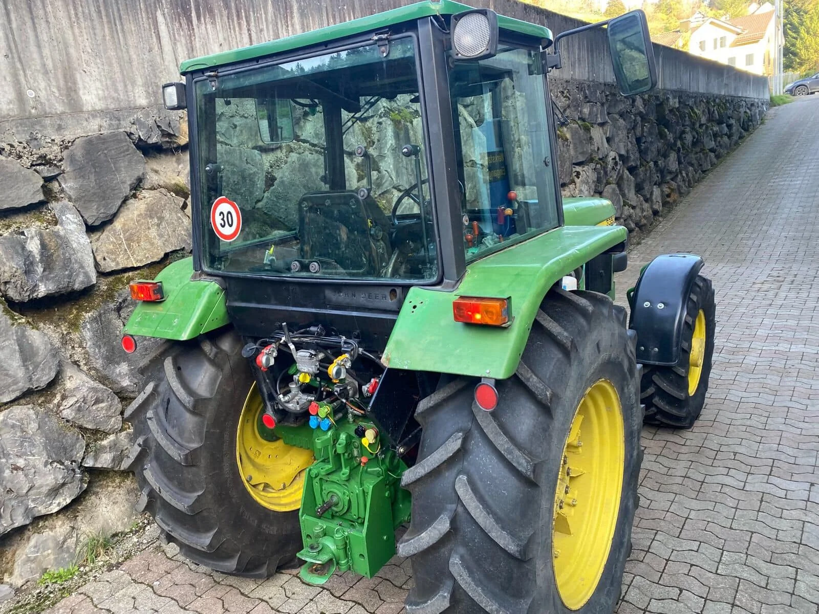 John Deere トラクター(キャタピラ) 中古ジョンディーリー3350トラクターキャビン付き良質状態| Alibaba.com