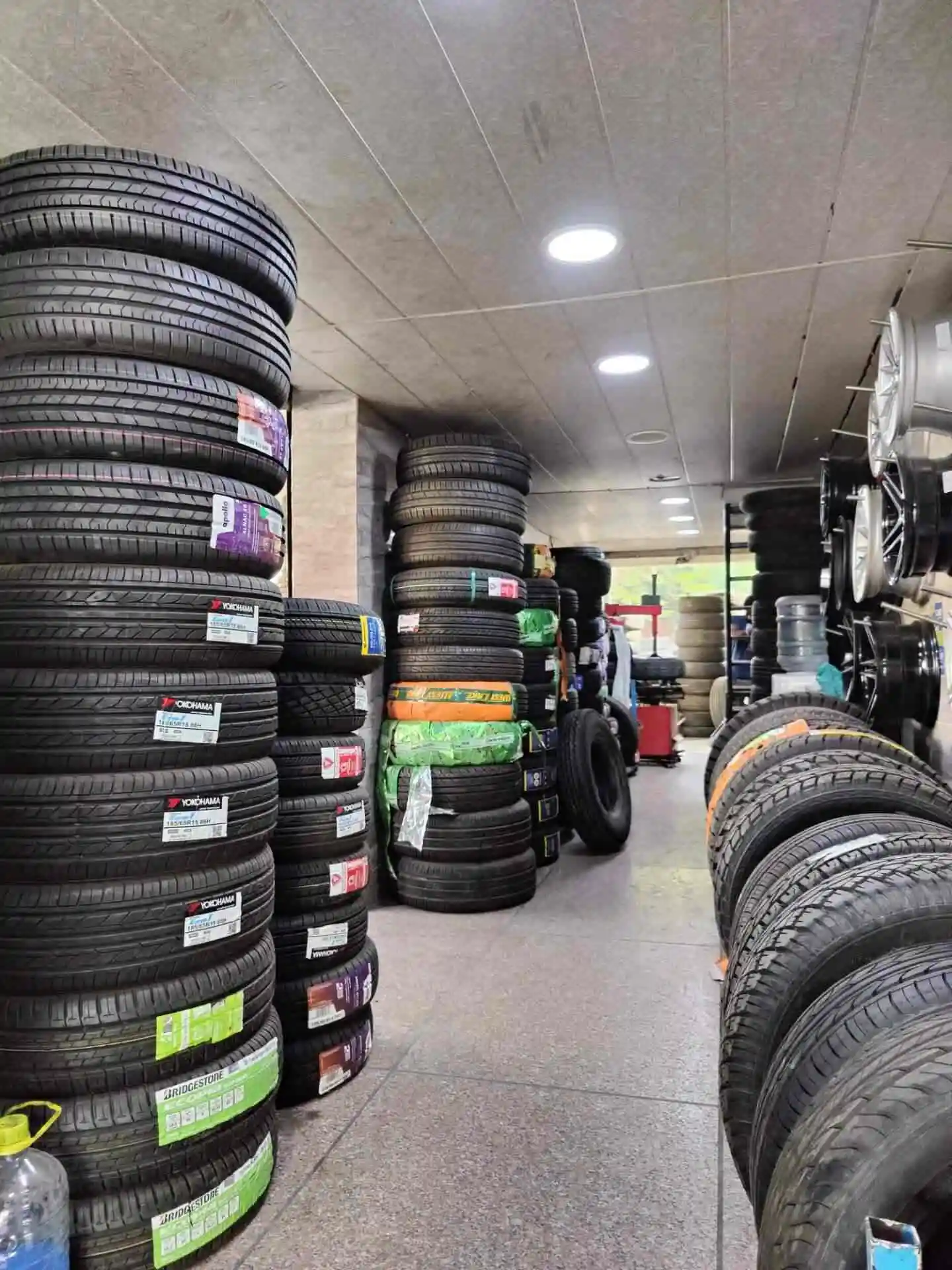 Bulk Wholesale Price Top Quality vehicle used tyres car 2nd hand tires for cheap prices