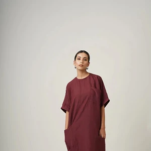 Stylish Oversized Linen Maroon Midi Dress Fall Tea-Length Loose Fit Natural Waistline Woven Outerwear Pockets Plus Size Casual