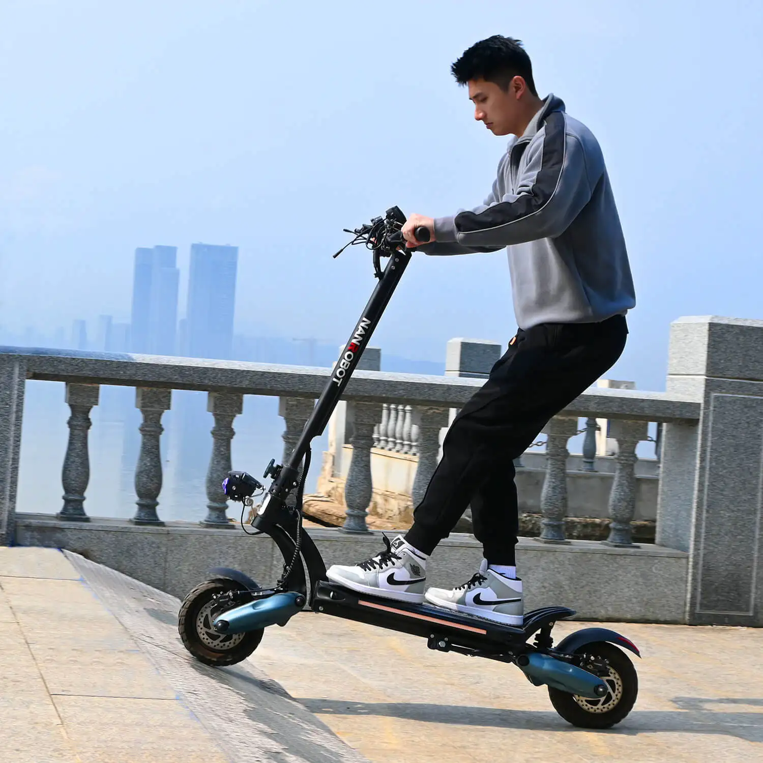 For NANROBOT D6+2.0 Electrical Scooter Two-Wheel 10 Inch Wheels Max Speed 65km/h 1000W Motor Power Range 60km per Charge Load 15