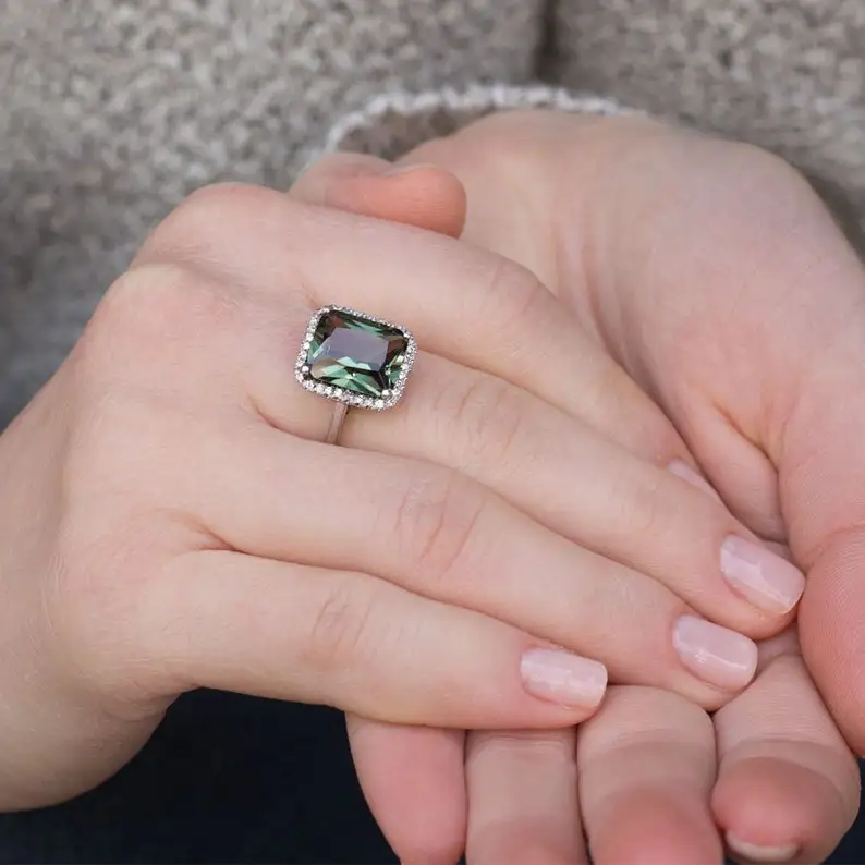 2023 Latest New Design Ring With Octagon Cut Green Tourmaline & Diamond Ring 18k Solid Gold Wedding Engagement Rings for Women