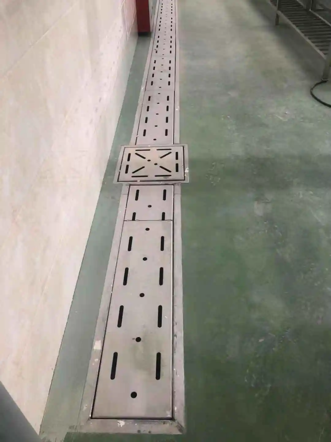 Durable SUS 304 Stainless Steel Floor Drain Customized Trench Grate for Food and Slaughter Processing Plants