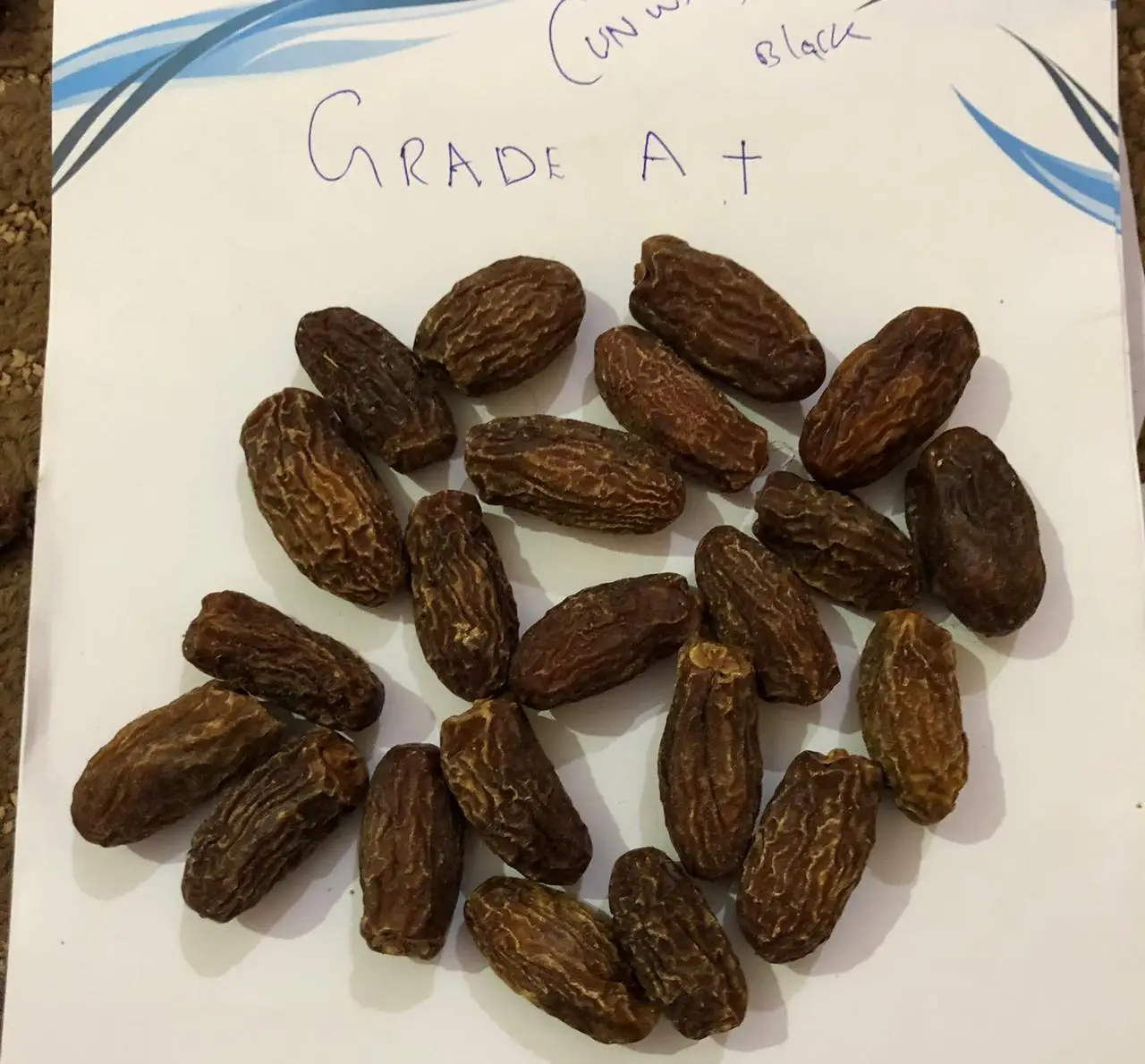 brown dry dates.jpg