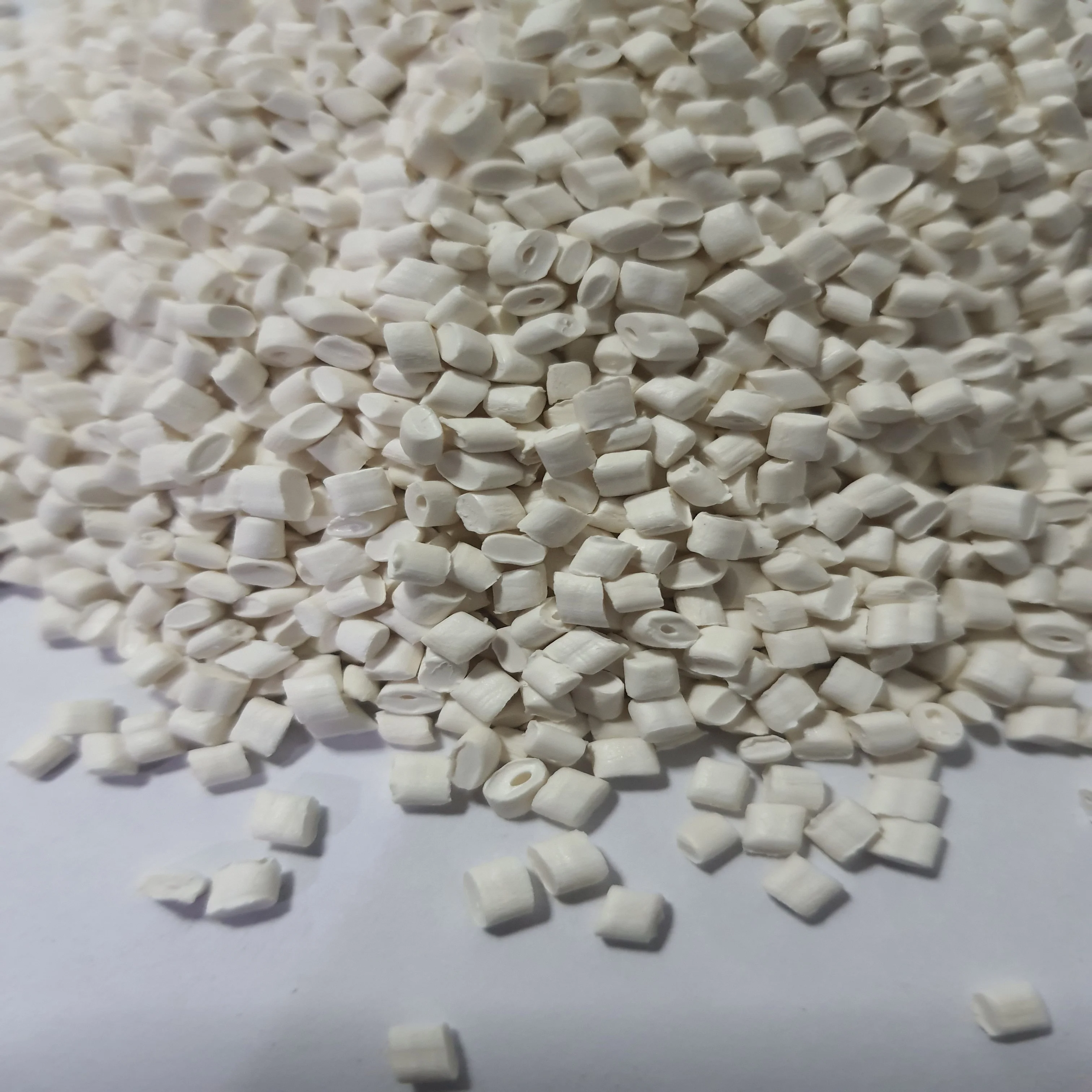 Переработанные гранулы LDPE, молочно-белый