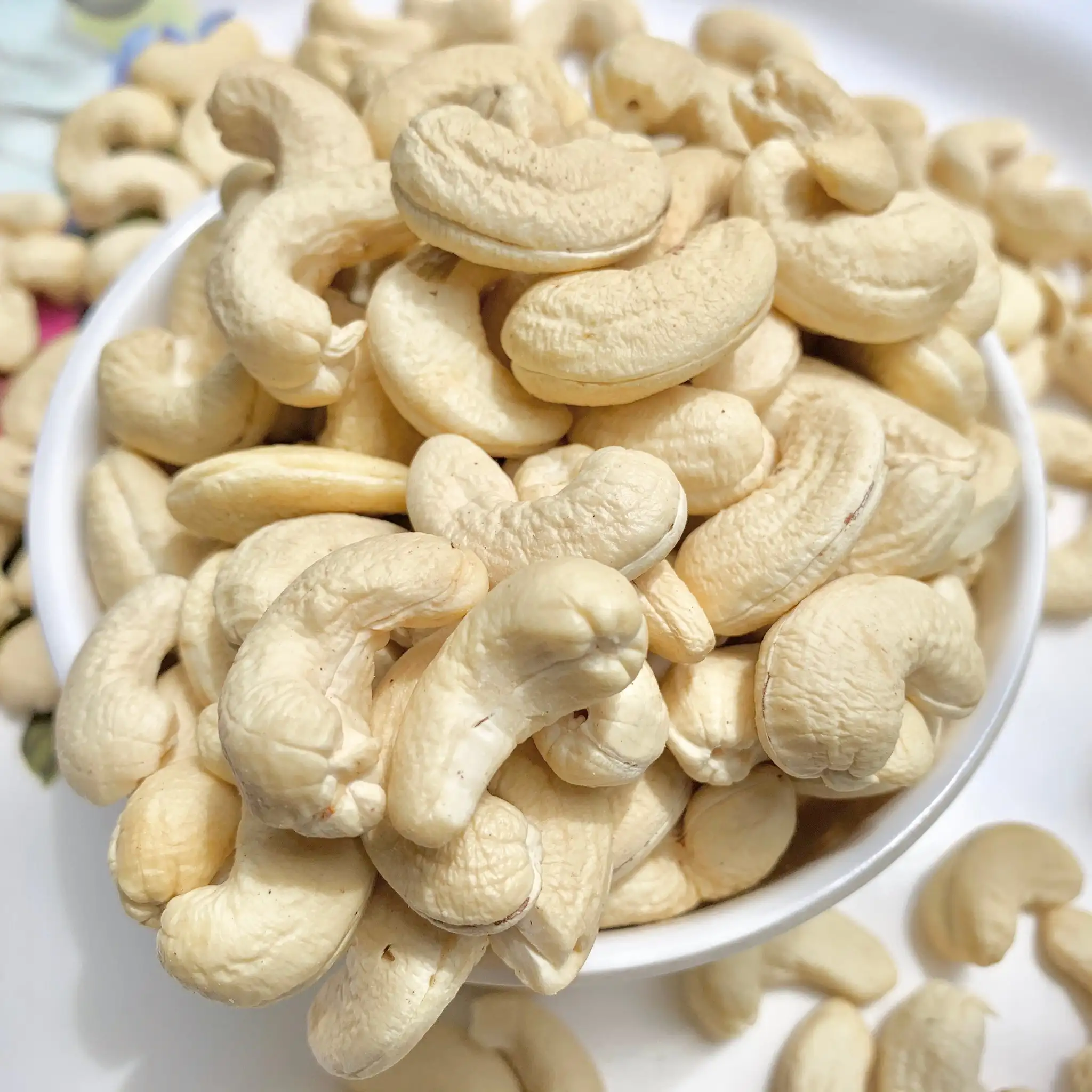 Premium-Natural-Dried-Cashew-Nuts-W240-W320-High-Quality-Vietnam-Raw-Cashew-Kernels-Wholesale-Bulk-Supply-Cheap-price.jpg