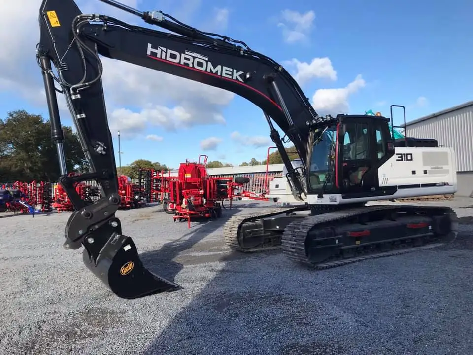 Hidromek 310 LC Excavator 264 HP Engine 1.6 m Bucket Capacity Hydraulic Pump Bearing