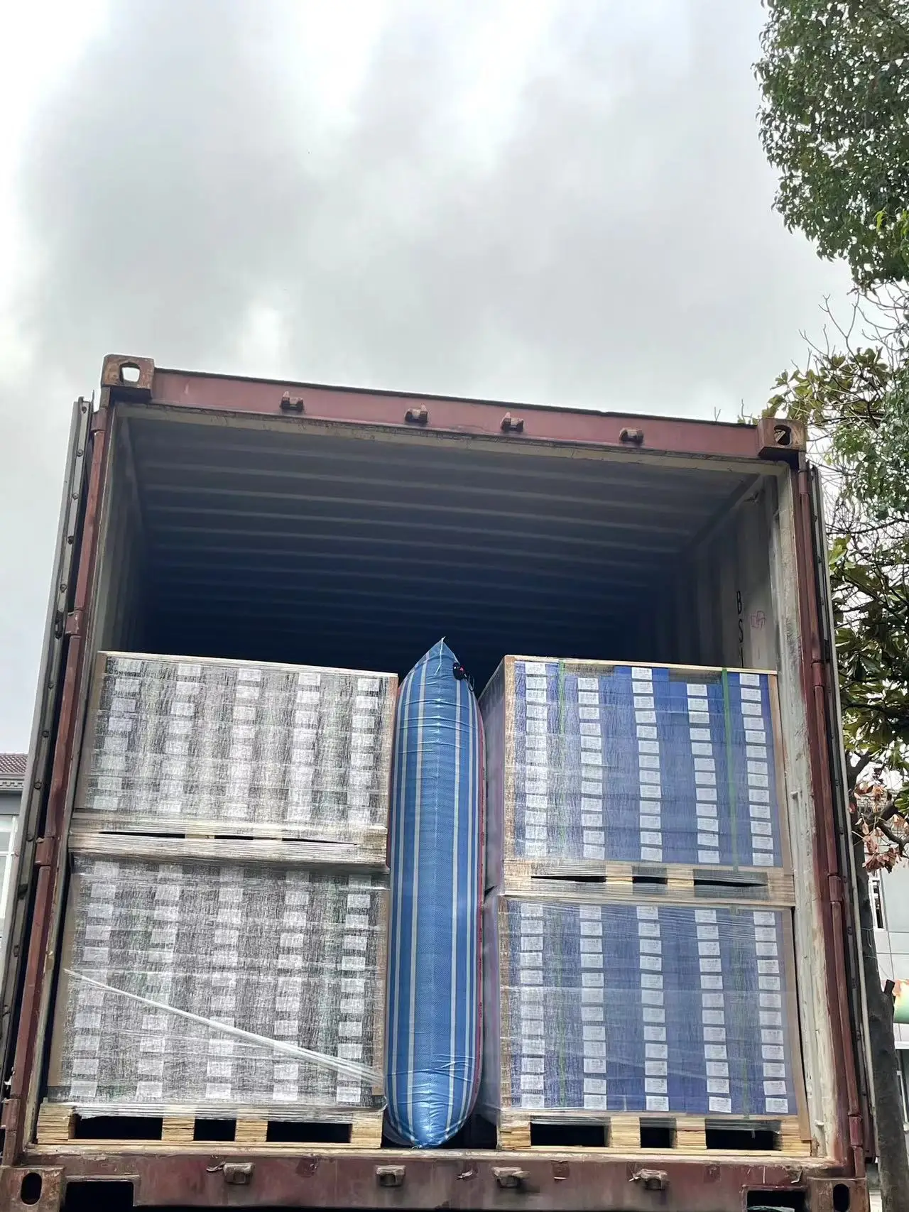 Noise Reduction And Nontoxic High Durability Rubber Carpet Flooring