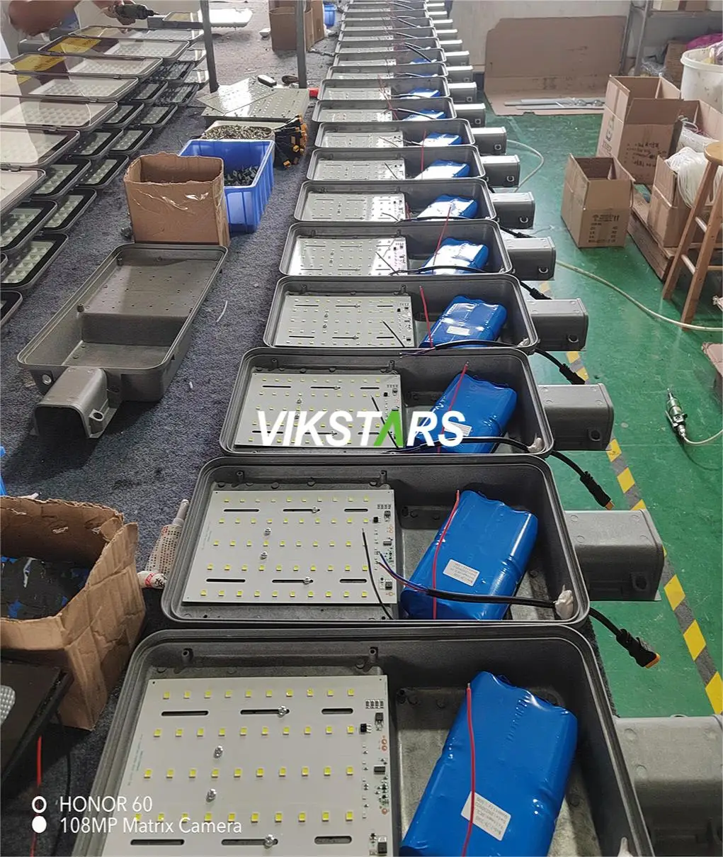 Outdoor Waterproof IP65 Solar Powered Led Street Lights 12H For Street Road Lighting
