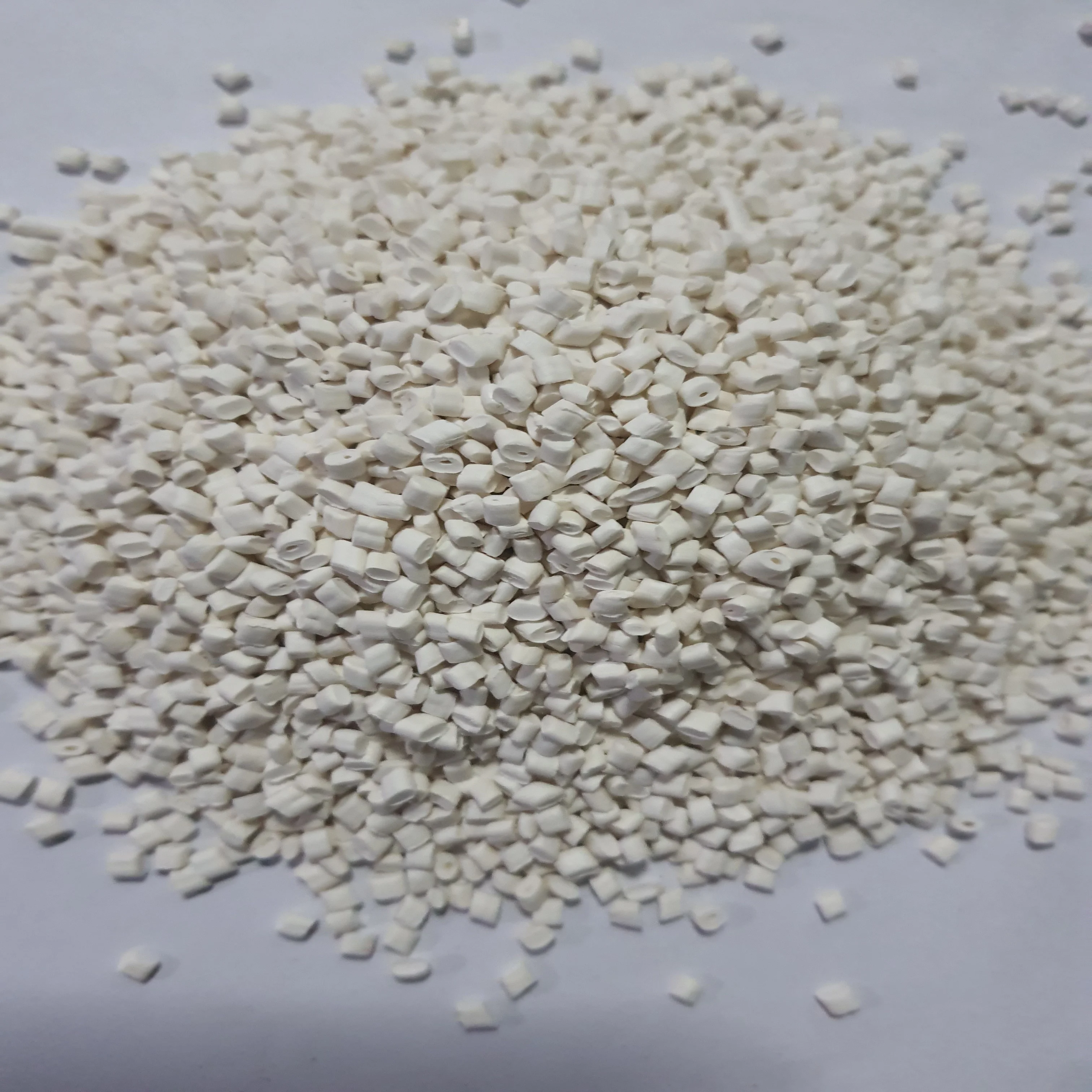 Переработанные гранулы LDPE, молочно-белый