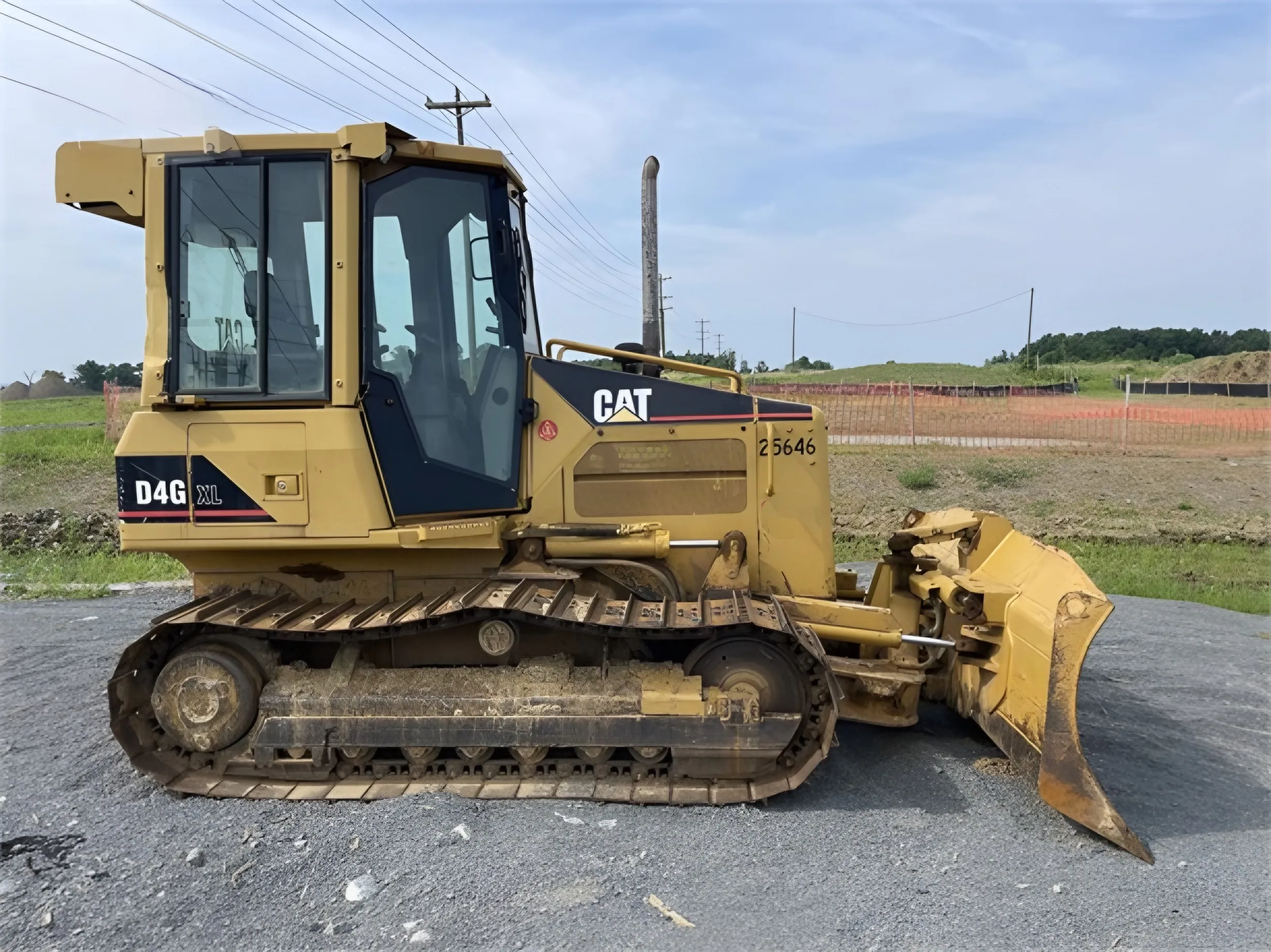 D Series Excavator Dozer 2002 Caterpillar D4g Xl High Quality Used ...