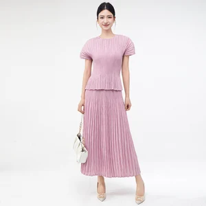 2025 Latest Design Women's Pleated Set Design Elegant Set Top and Skirt Two Piece Set
