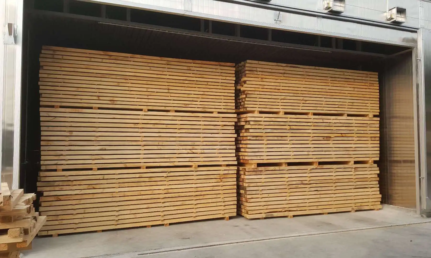 High Quality Solid Wood Board Kd Edged Boards Timber Solid Wood Boards