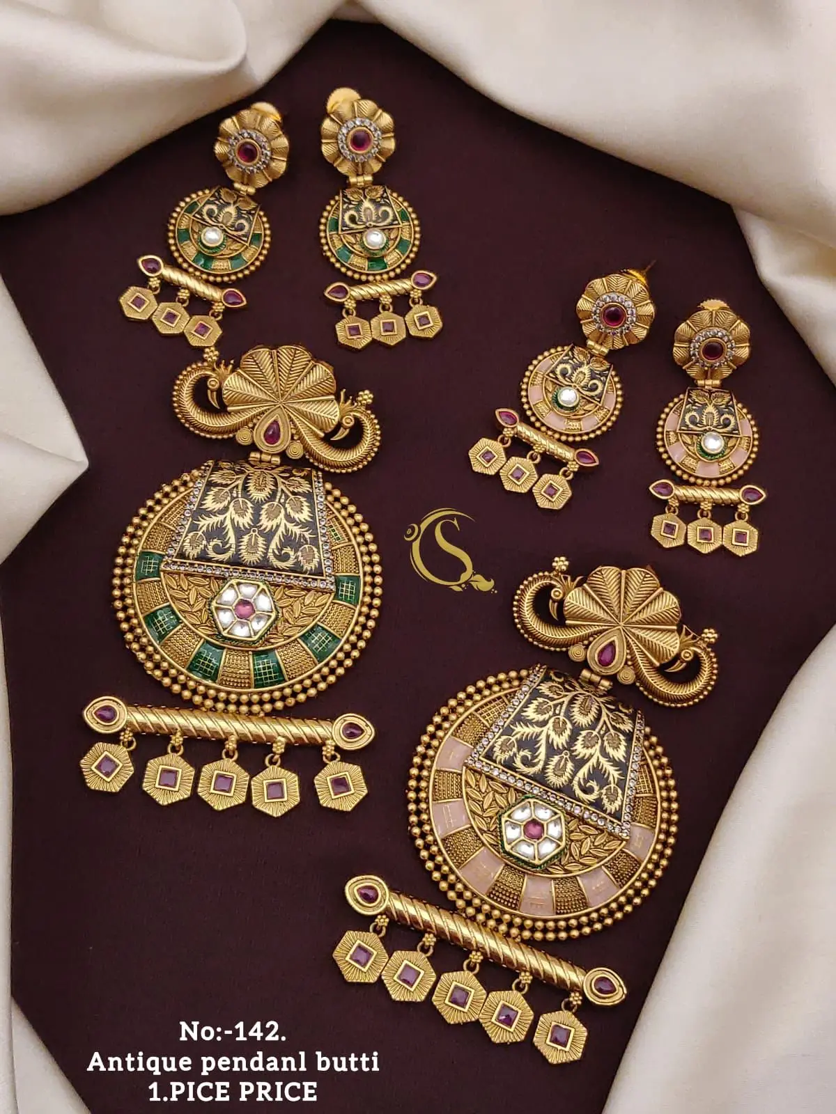 New Design Gold Fashion Jewellery Earring For Womens Available At