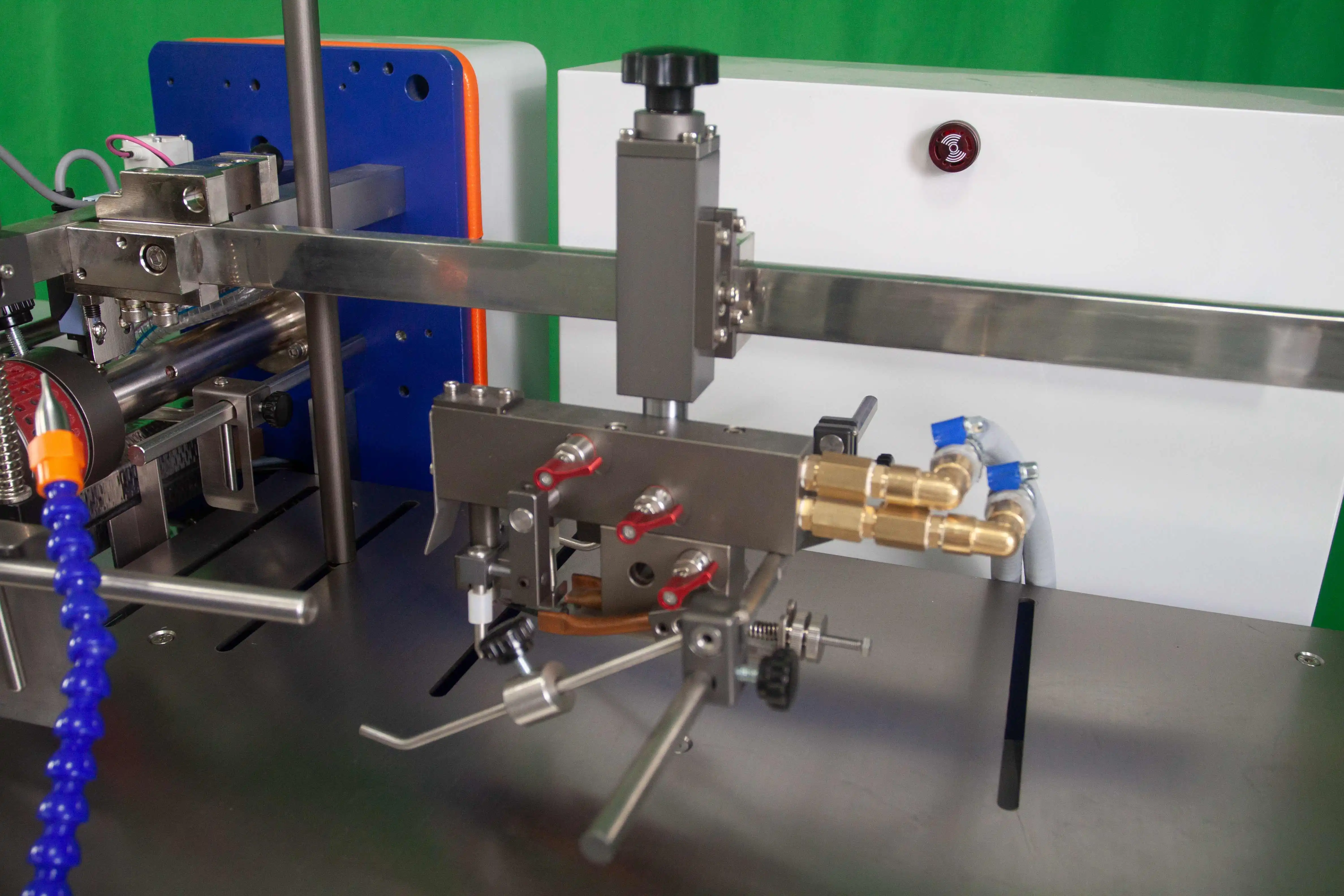 Electric Semi- Automatic Manual Paper Folding Machine 180 M/min Production Capacity with Double Sheet Detection 480*750mm