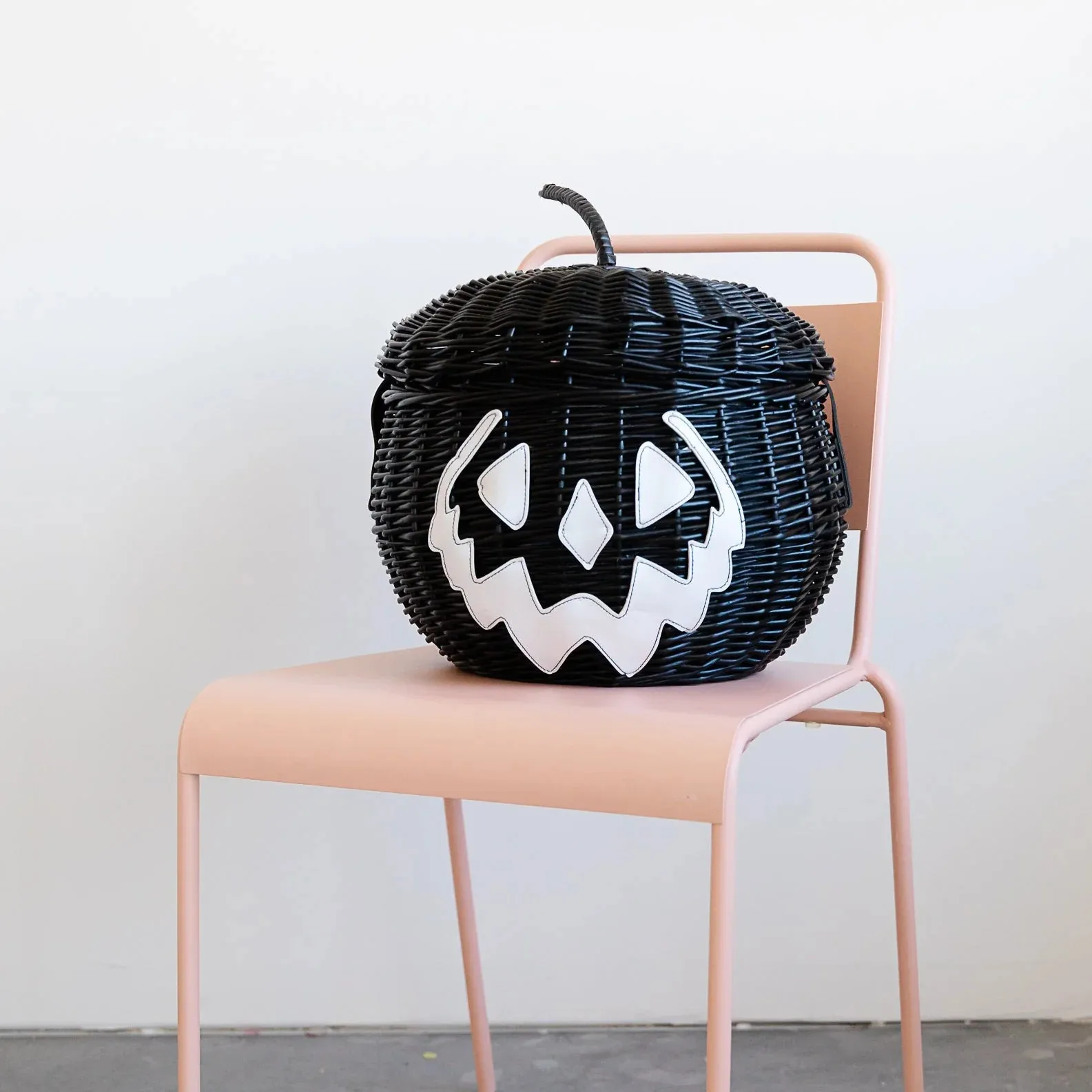 Decorative Functional Woven Rattan Black Jack-o-lanterns And Picnic ...