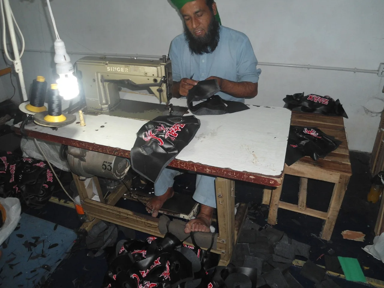 Custom Logo Wholesale Leather Boxing Gloves Manufacturer Training